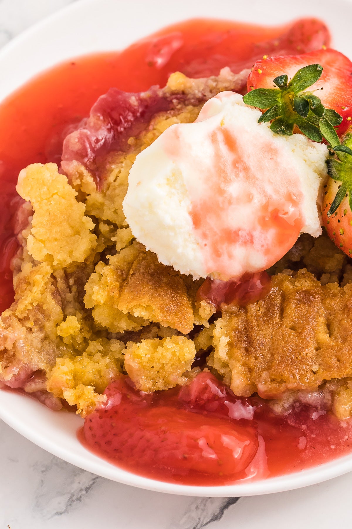 Strawberry Dump Cake Exclusive